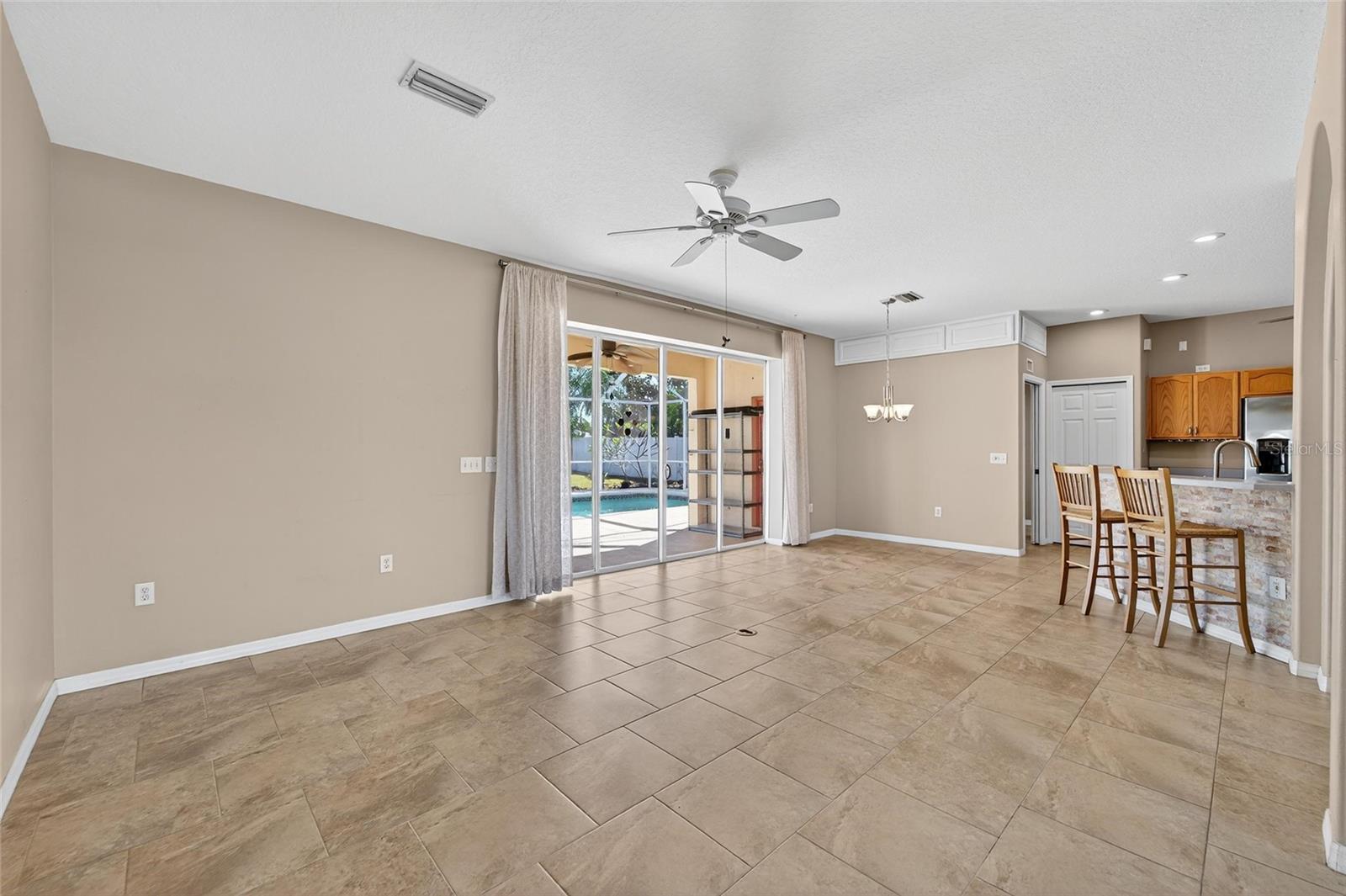 Image 19 of 87 For 1615 Oracle Drive