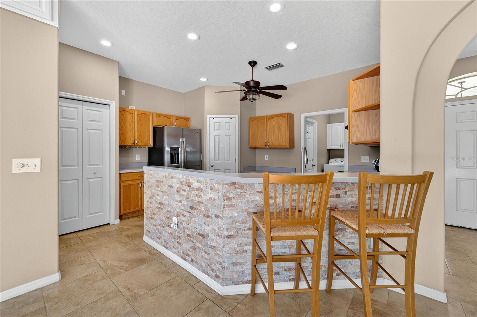 Image 24 of 87 For 1615 Oracle Drive