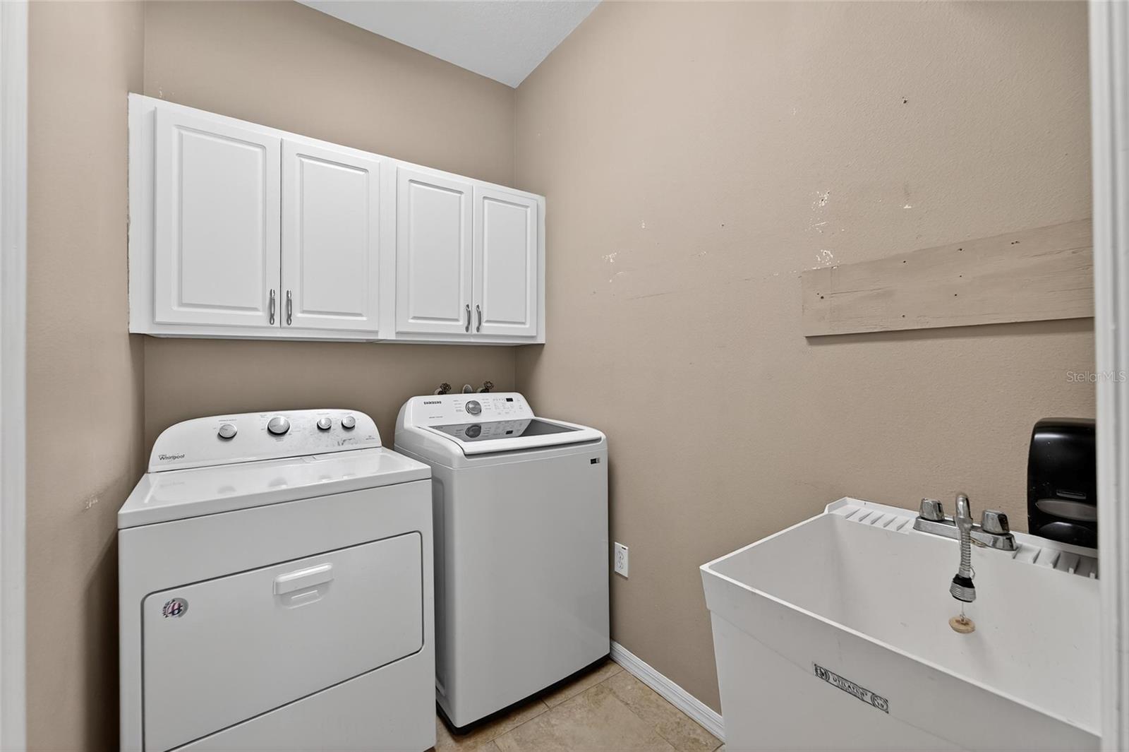 Image 33 of 87 For 1615 Oracle Drive