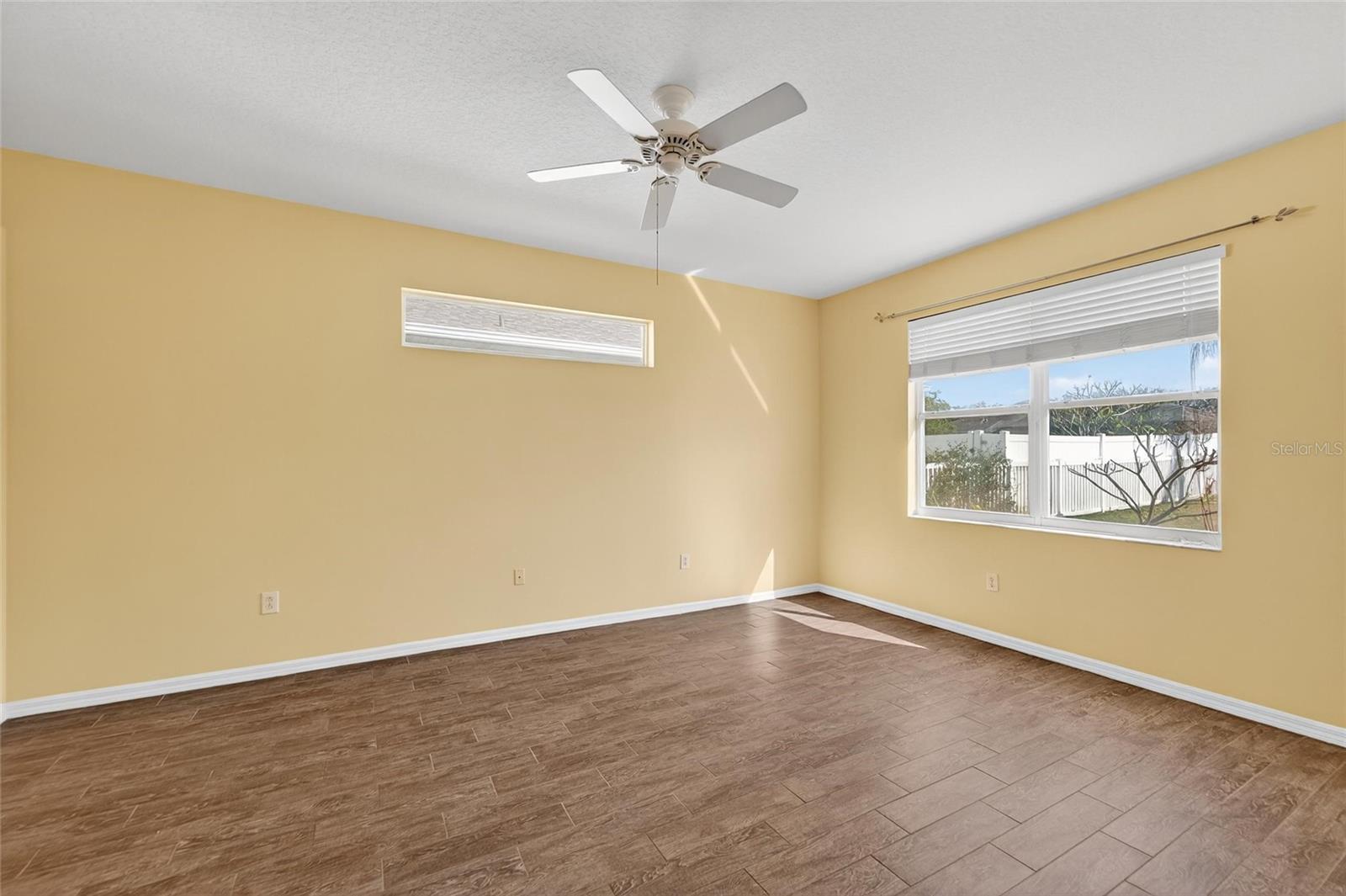 Image 35 of 87 For 1615 Oracle Drive