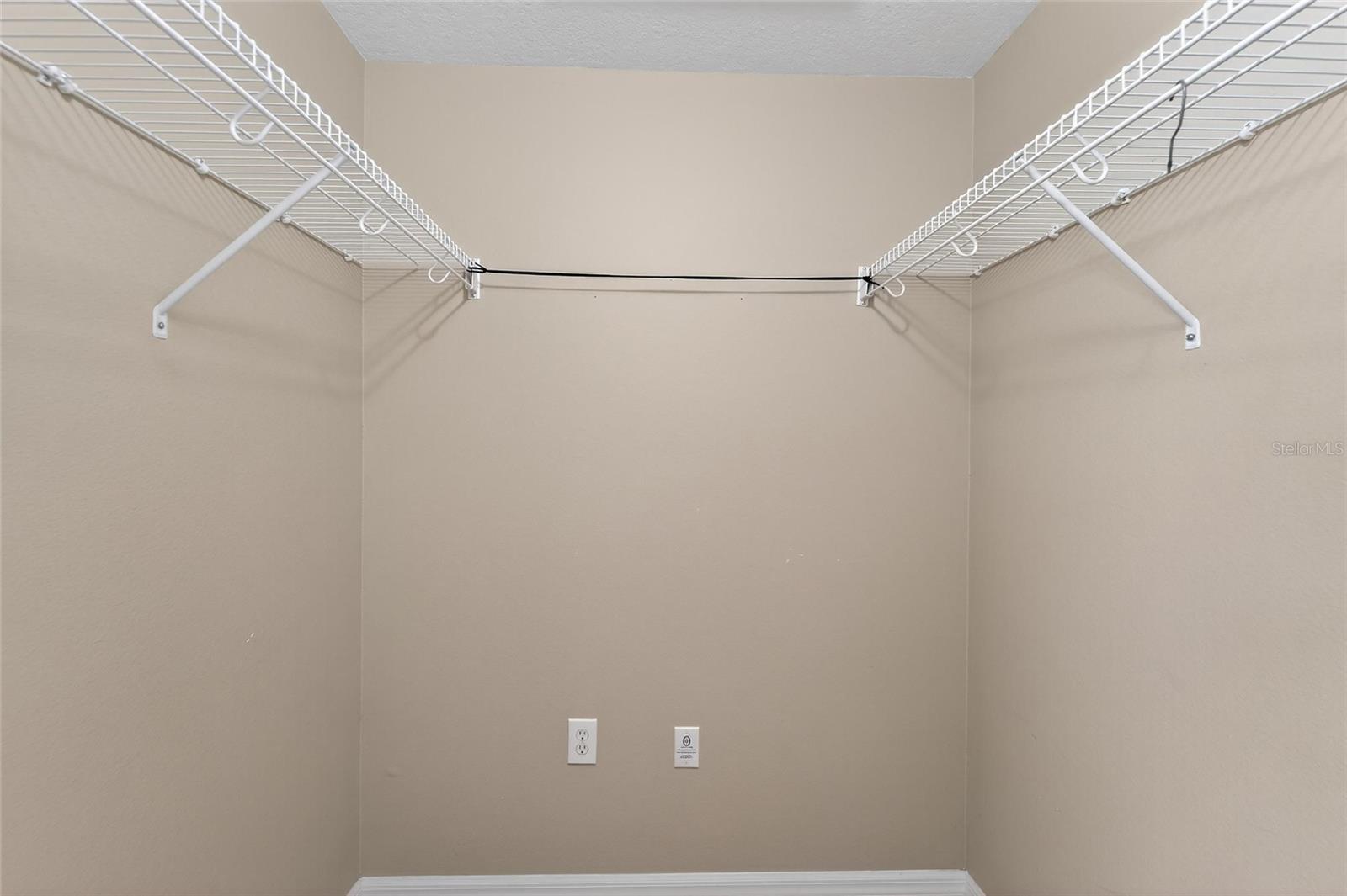 Image 41 of 87 For 1615 Oracle Drive