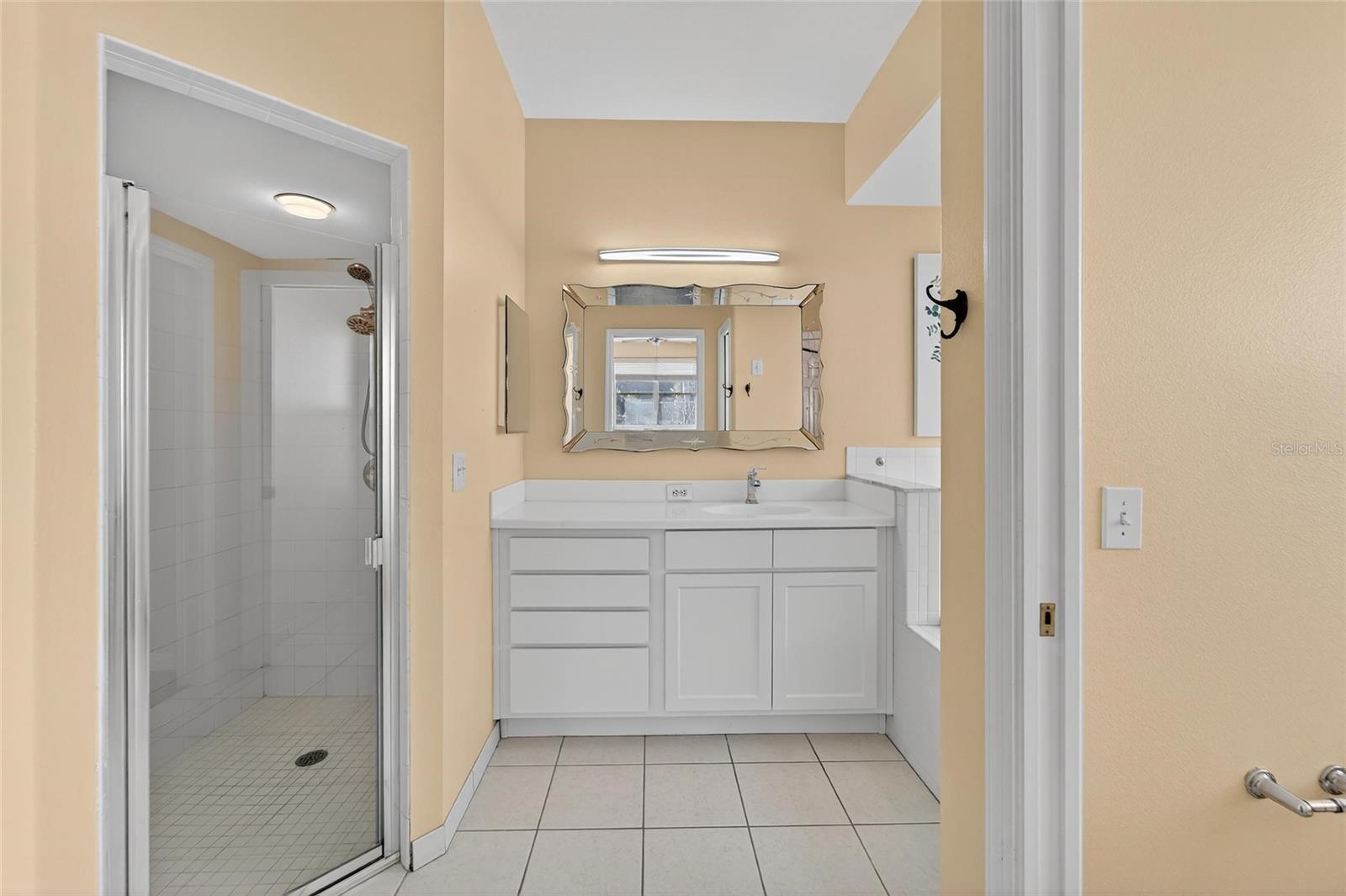 Image 43 of 87 For 1615 Oracle Drive