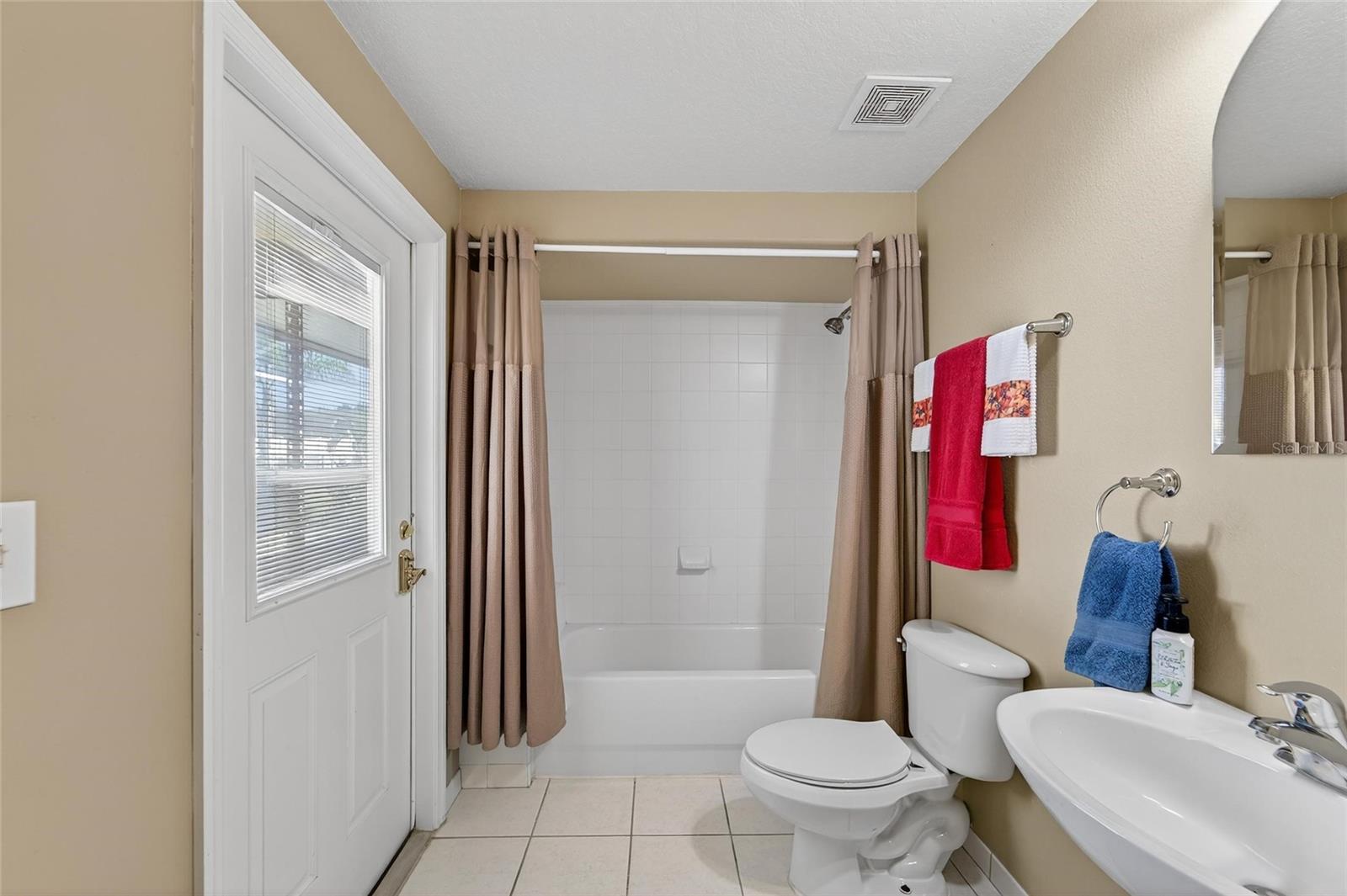 Image 48 of 87 For 1615 Oracle Drive