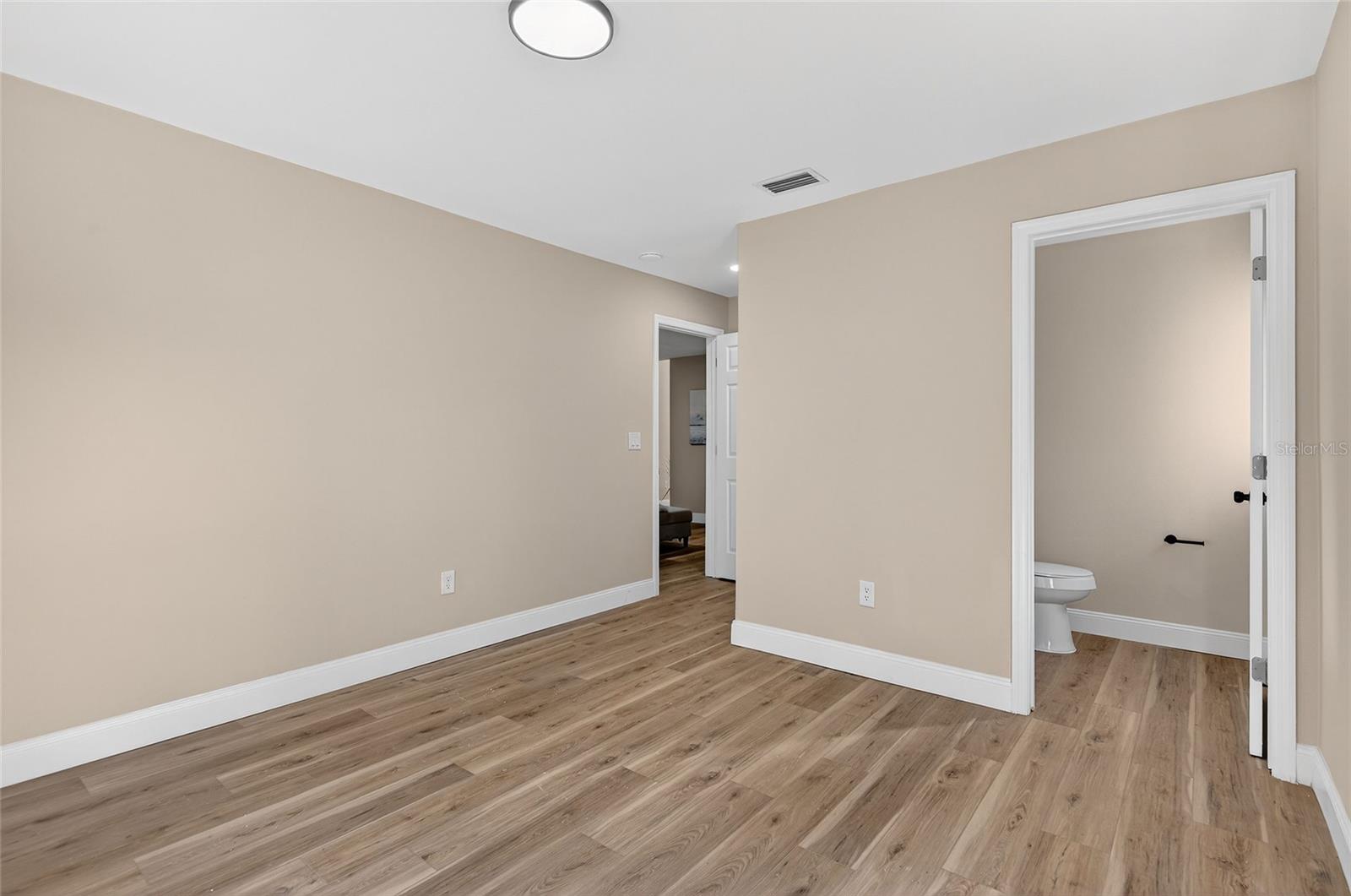 Image 29 of 32 For 7078 Threshold Point