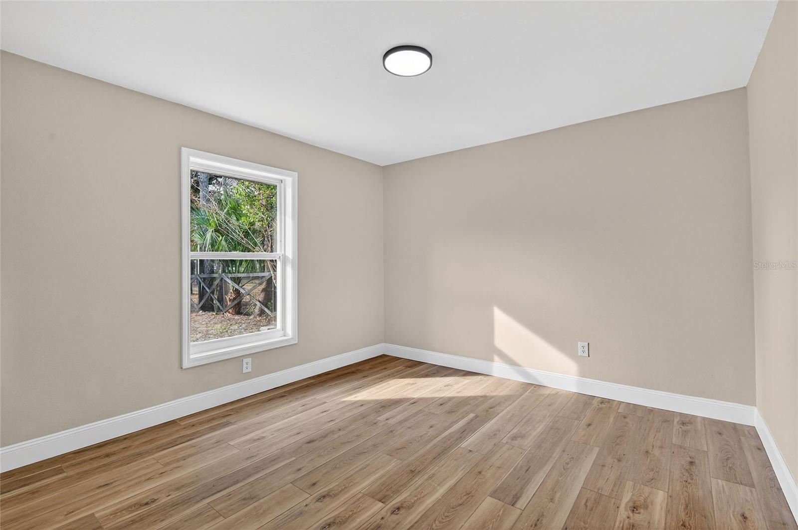 Image 30 of 32 For 7078 Threshold Point