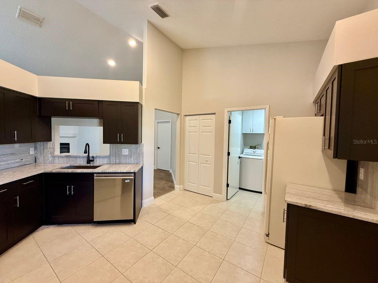 Image 9 of 36 For 8725 Huntfield Street