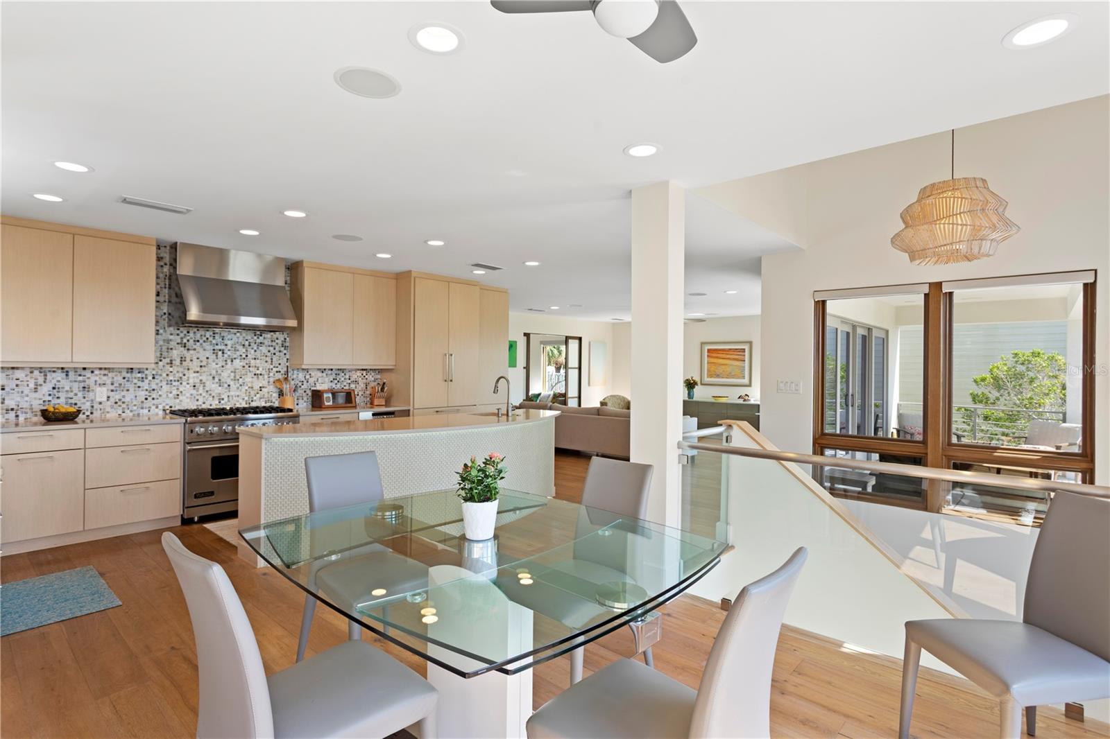 Listing photo id 11 for 2003 Gulf Way