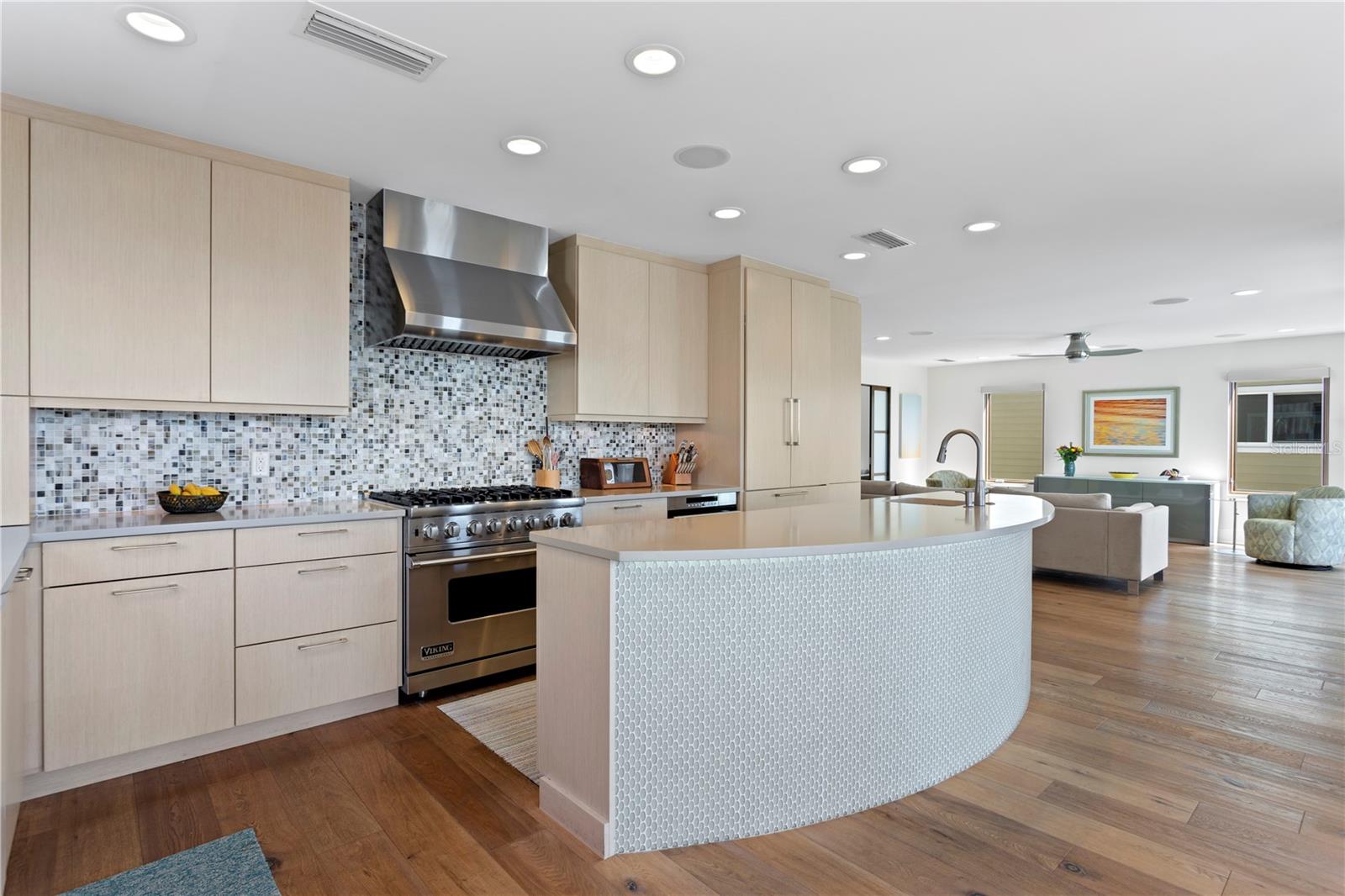 Listing photo id 14 for 2003 Gulf Way