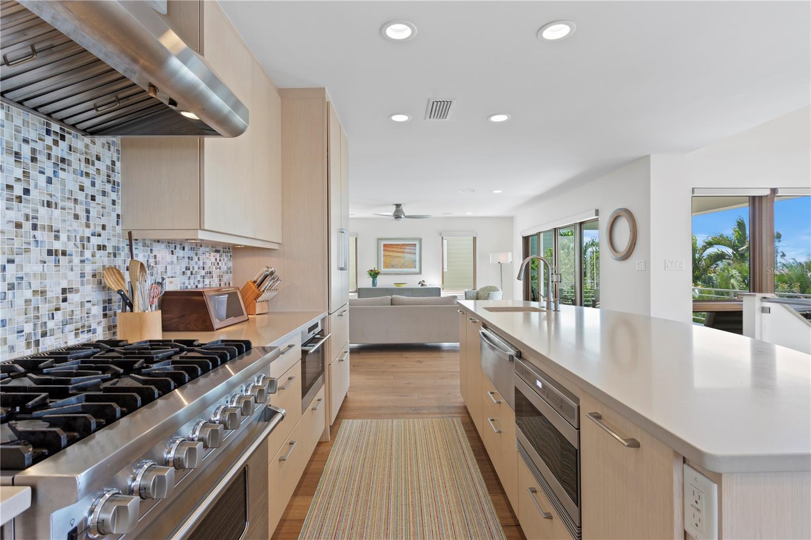 Listing photo id 15 for 2003 Gulf Way