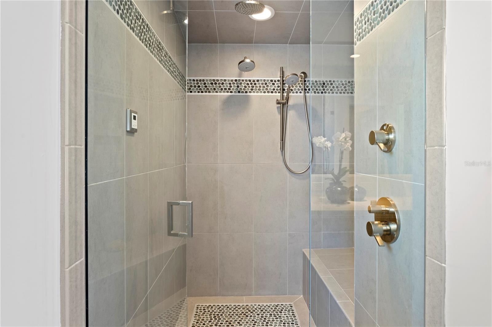 Listing photo id 31 for 2003 Gulf Way