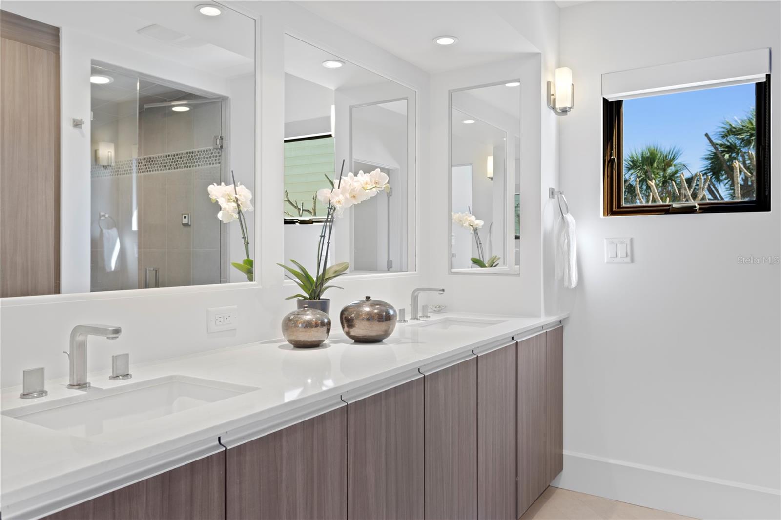 Listing photo id 39 for 2003 Gulf Way