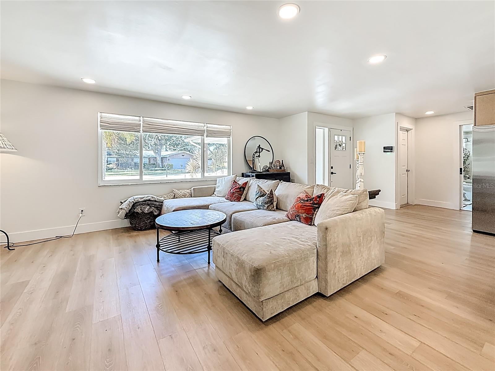 Image 7 of 65 For 9585 Portside Drive