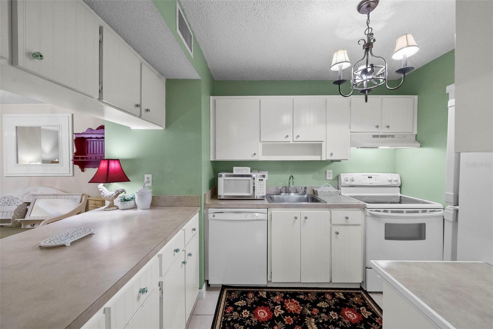 Image 14 of 56 For 3277 Fox Chase Circle N 105