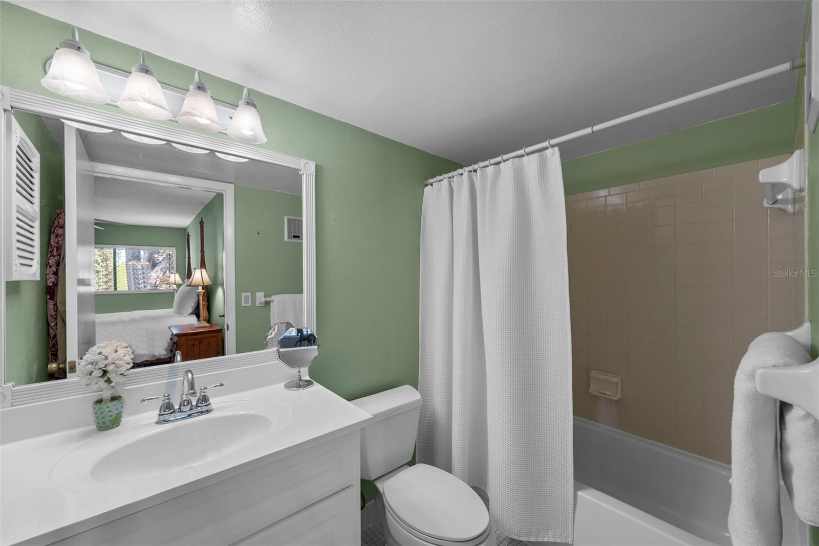 Image 23 of 56 For 3277 Fox Chase Circle N 105