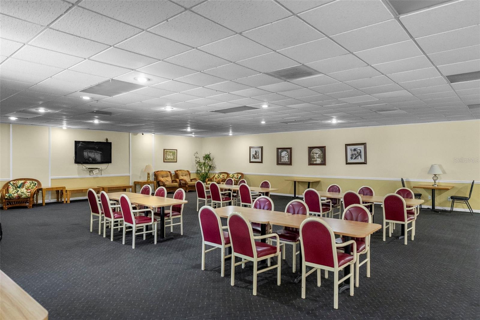 Image 52 of 56 For 3277 Fox Chase Circle N 105