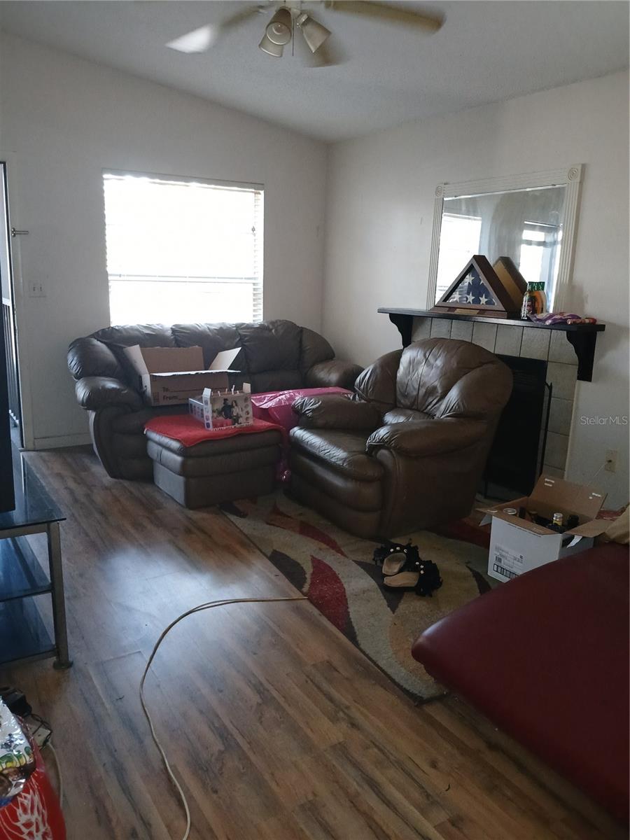 Image 3 of 17 For 4031 Tumble Wood Trail 204