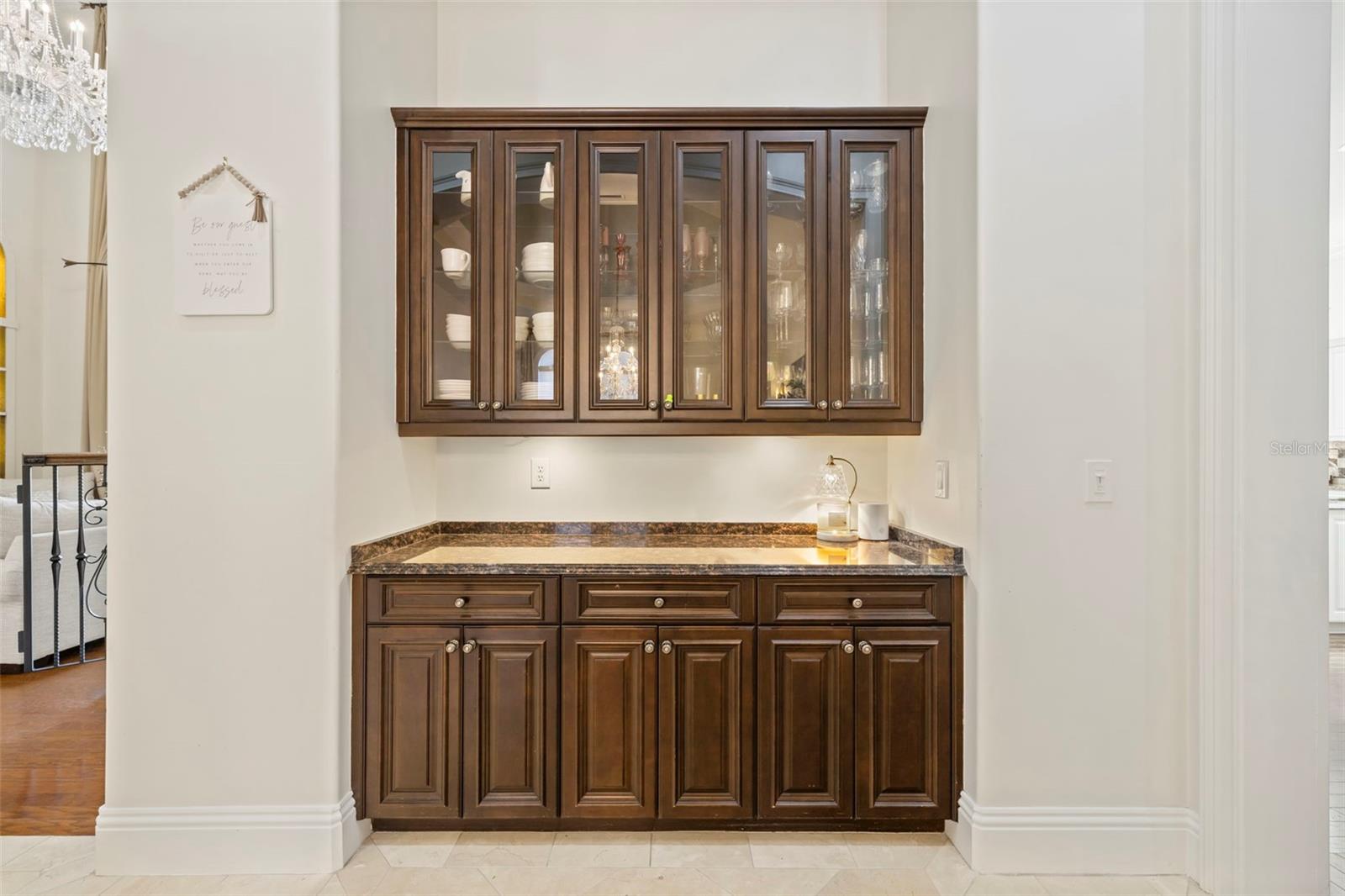 Listing photo id 11 for 17301 Ladera Estates Boulevard