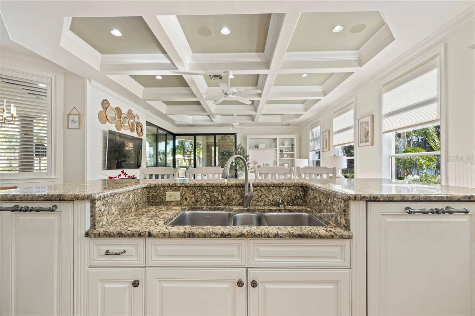 Listing photo id 16 for 17301 Ladera Estates Boulevard