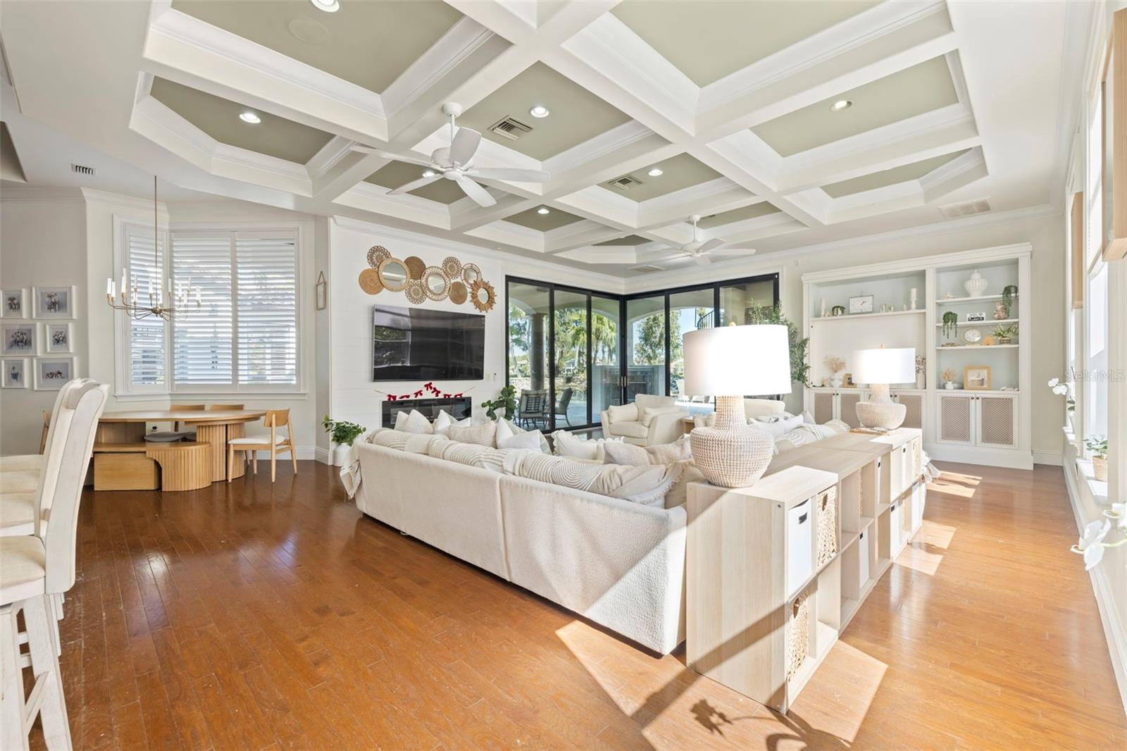 Listing photo id 25 for 17301 Ladera Estates Boulevard