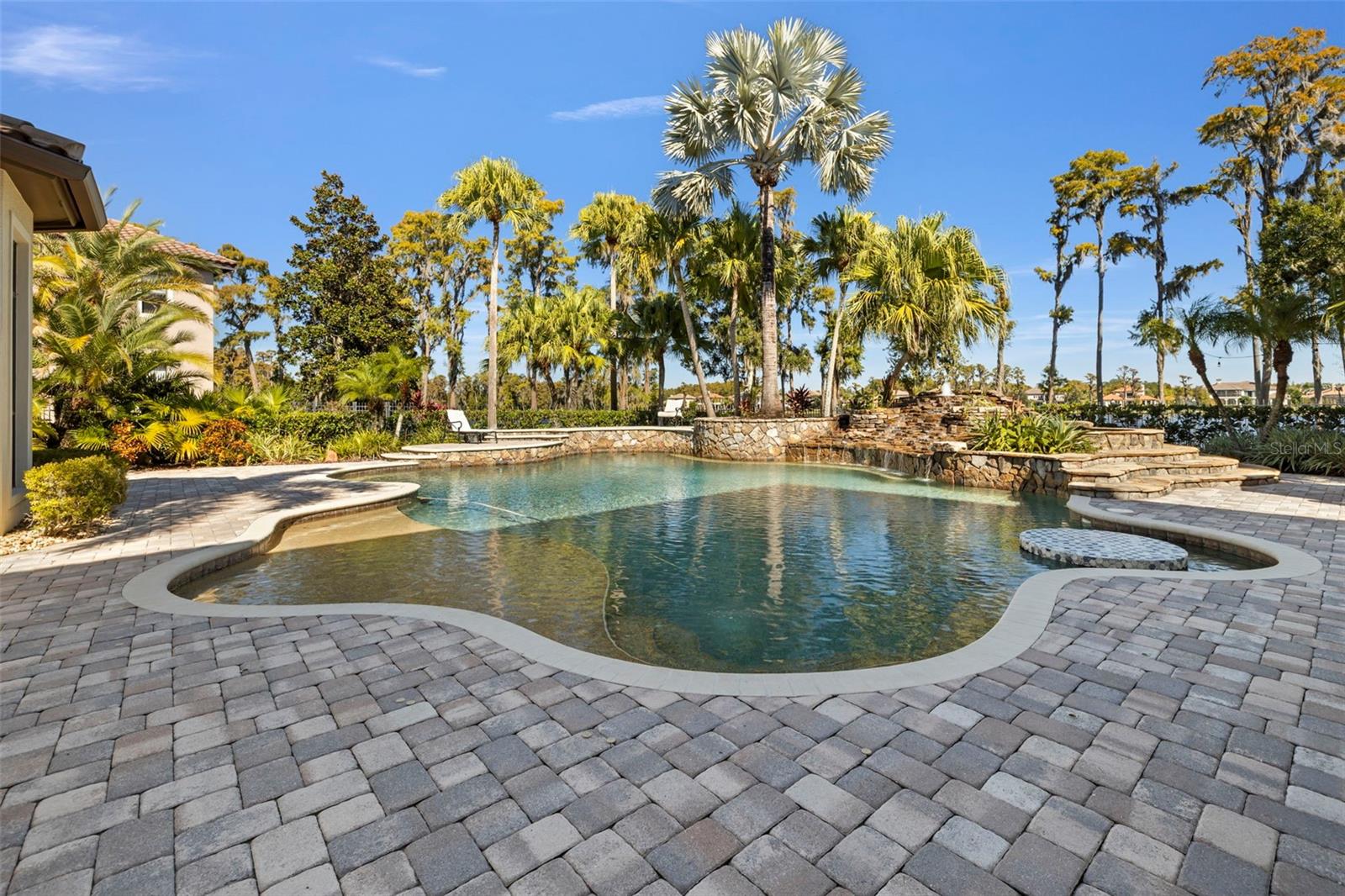 Listing photo id 77 for 17301 Ladera Estates Boulevard