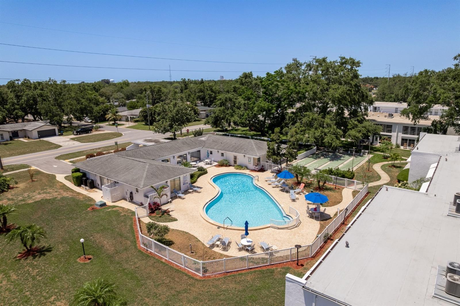 Image 24 of 34 For 1655 Highland Avenue J289