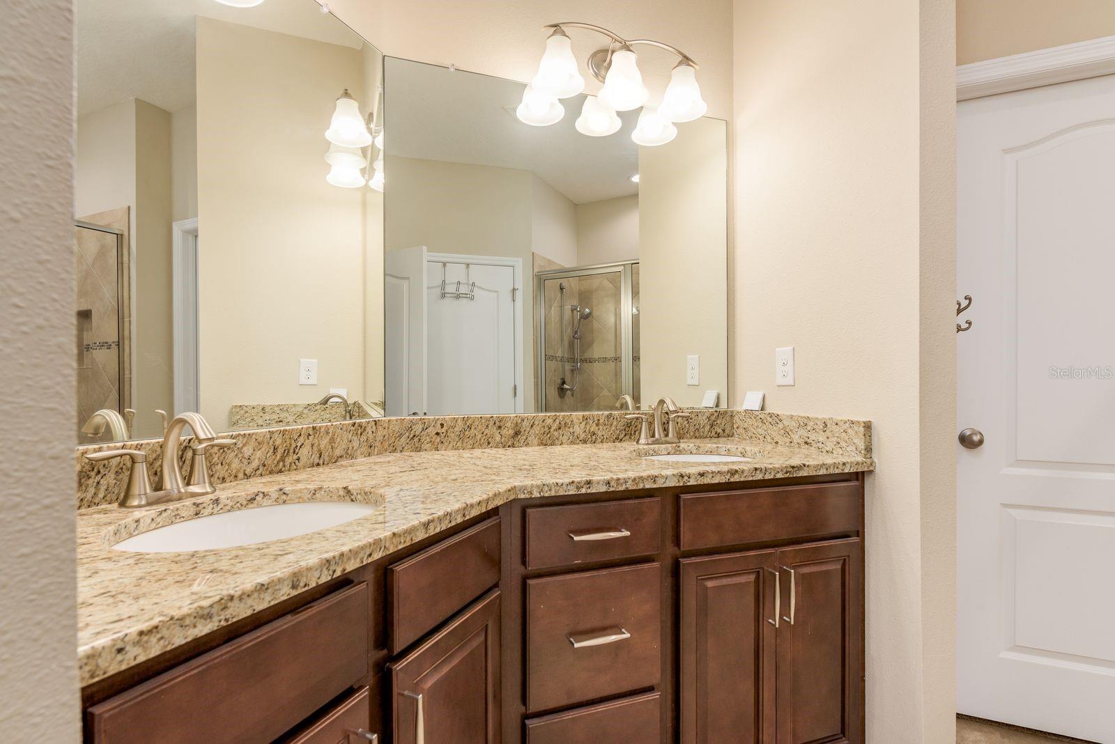 Image 16 of 40 For 12910 Whittington Court