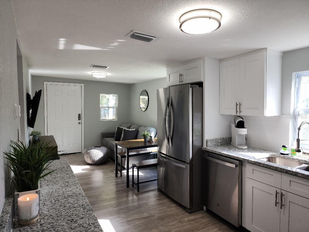 Image 4 of 9 For 634 Foster Avenue