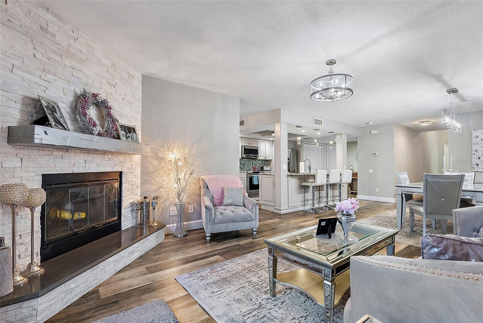 Image 21 of 51 For 14508 Alejo Court