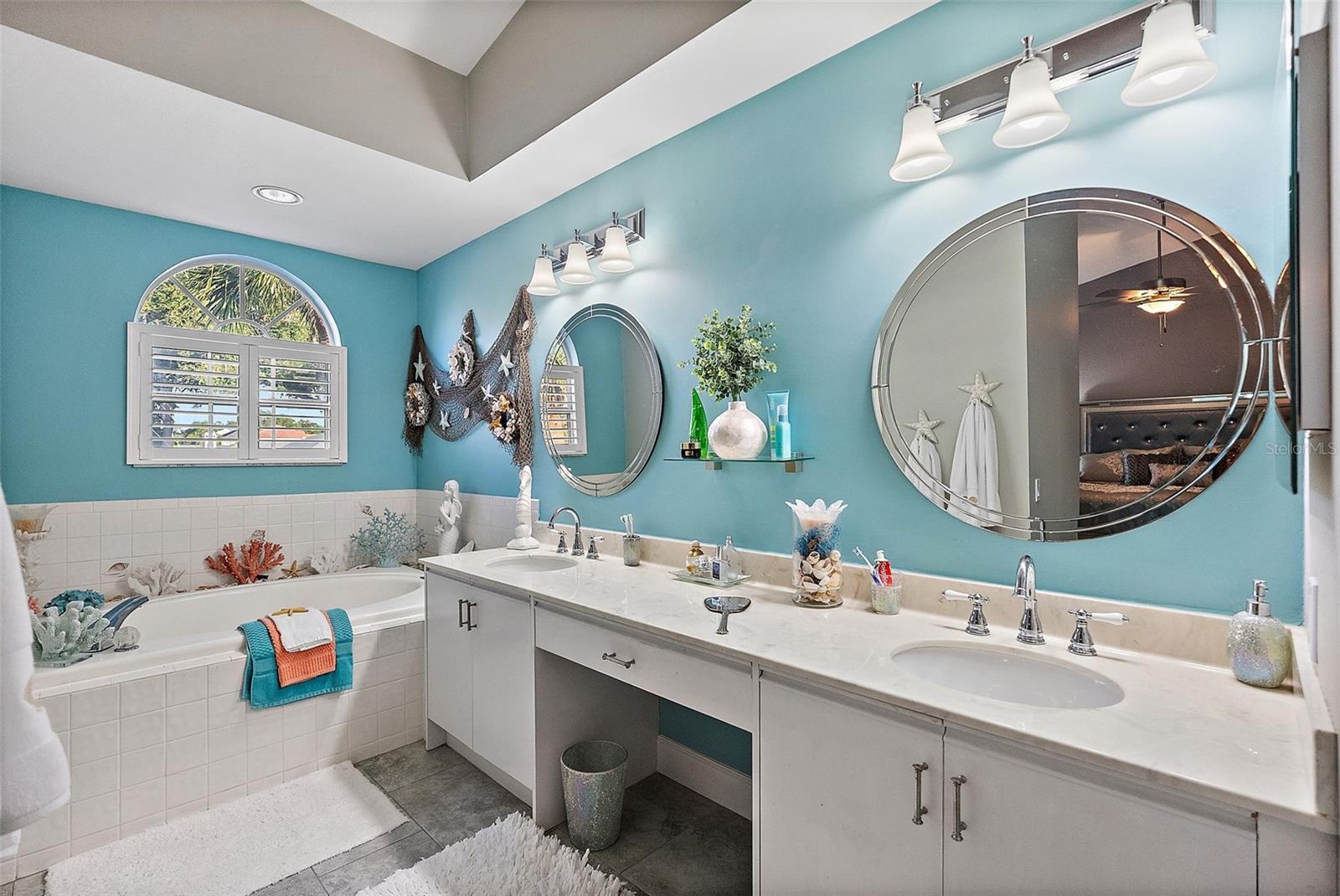 Image 28 of 51 For 14508 Alejo Court