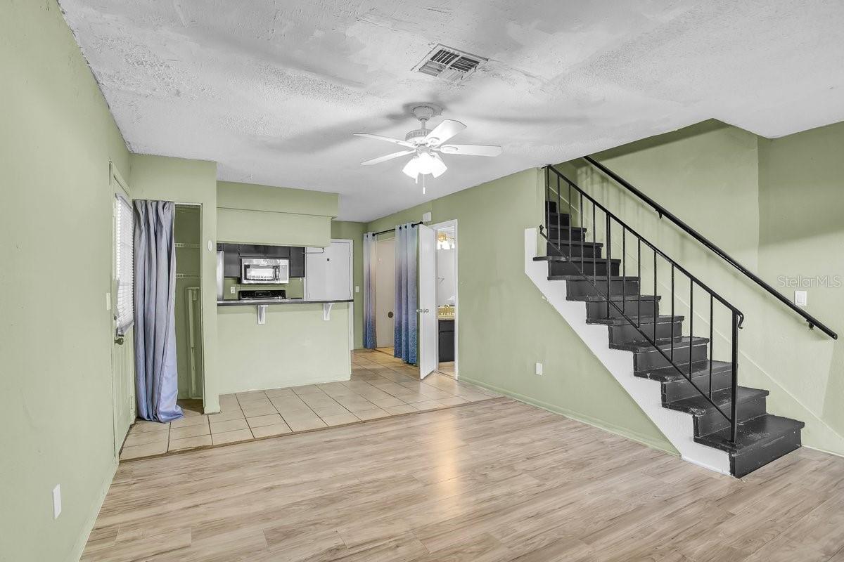 Image 11 of 40 For 1817 Crystal Grove Drive