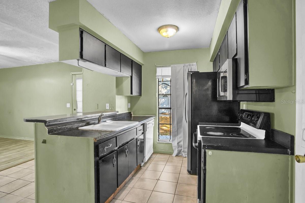 Image 14 of 40 For 1817 Crystal Grove Drive