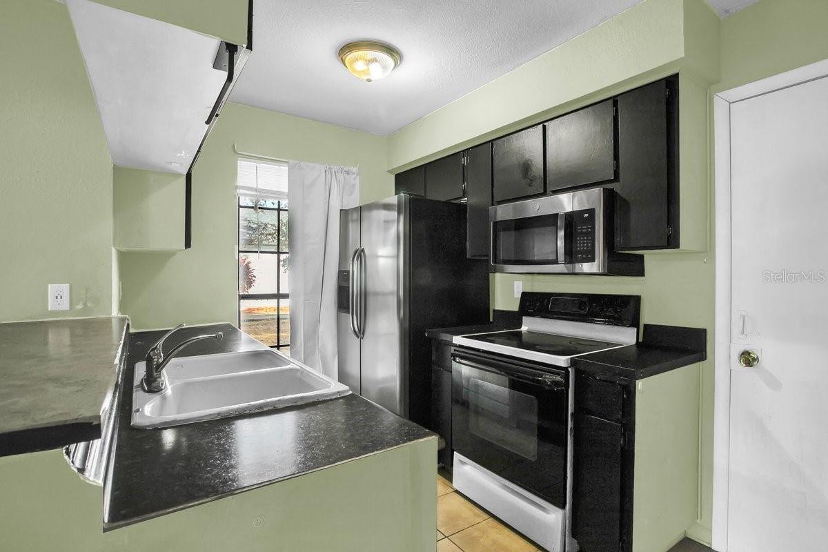 Image 15 of 40 For 1817 Crystal Grove Drive