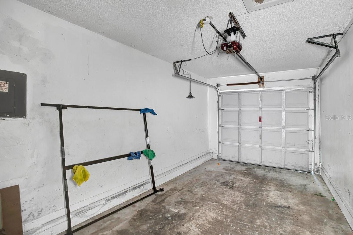 Image 23 of 40 For 1817 Crystal Grove Drive