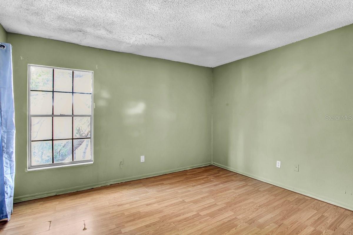 Image 25 of 40 For 1817 Crystal Grove Drive