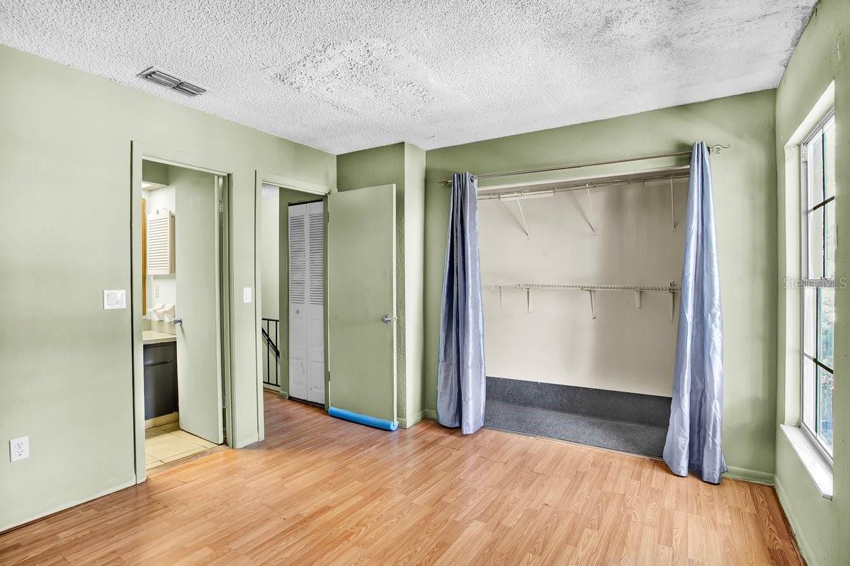 Image 27 of 40 For 1817 Crystal Grove Drive