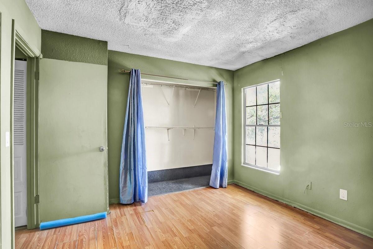 Image 28 of 40 For 1817 Crystal Grove Drive