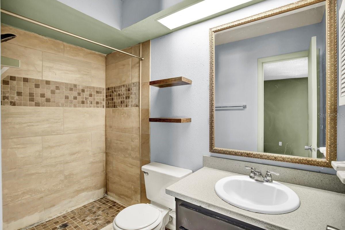 Image 29 of 40 For 1817 Crystal Grove Drive