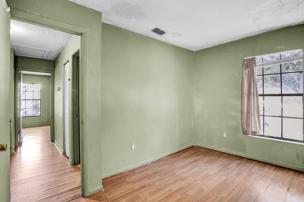 Image 36 of 40 For 1817 Crystal Grove Drive