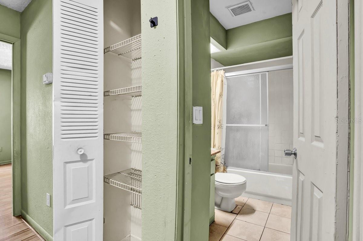 Image 37 of 40 For 1817 Crystal Grove Drive