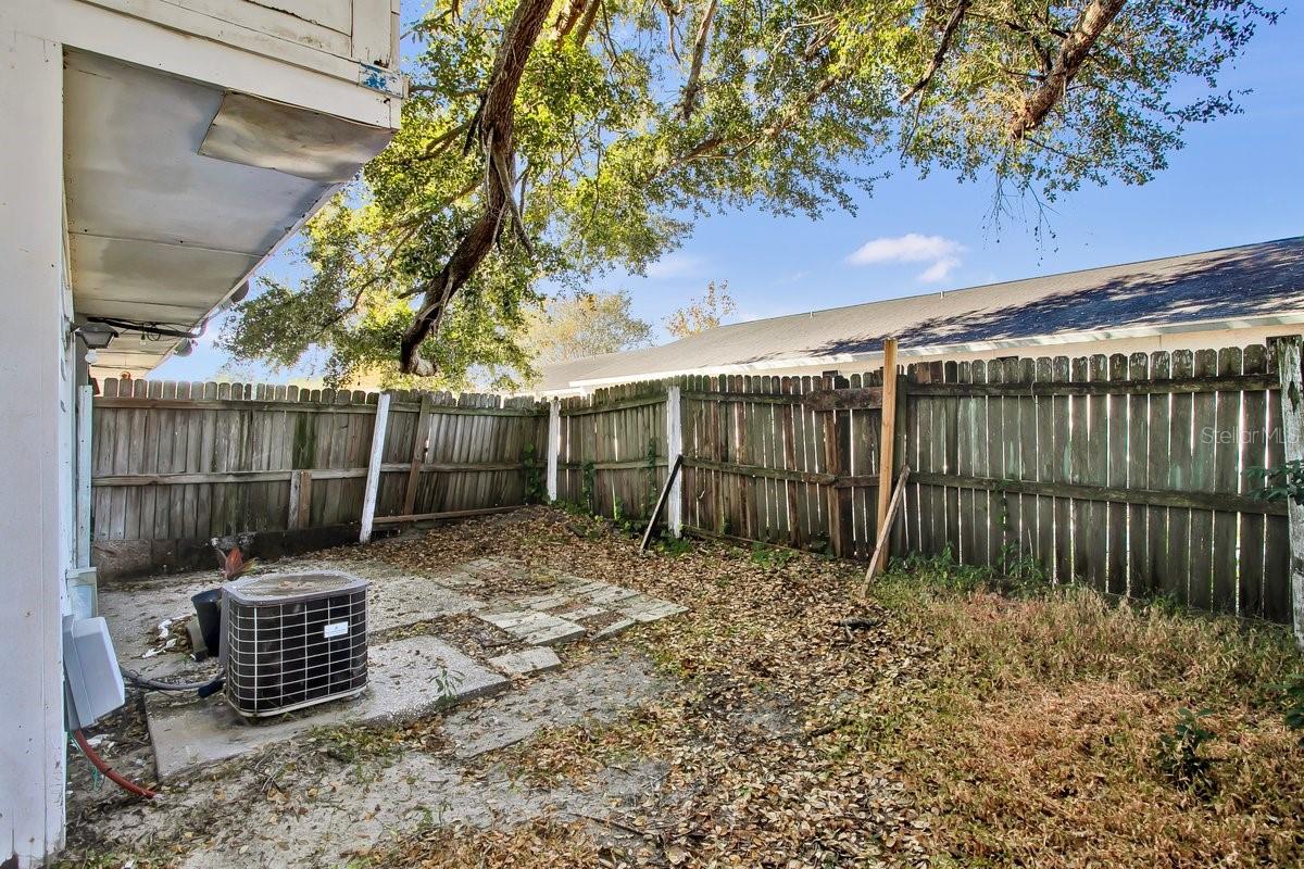 Image 7 of 40 For 1817 Crystal Grove Drive