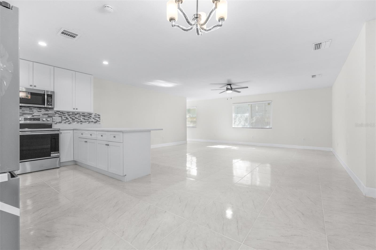 Image 16 of 35 For 6803 Englewood Avenue