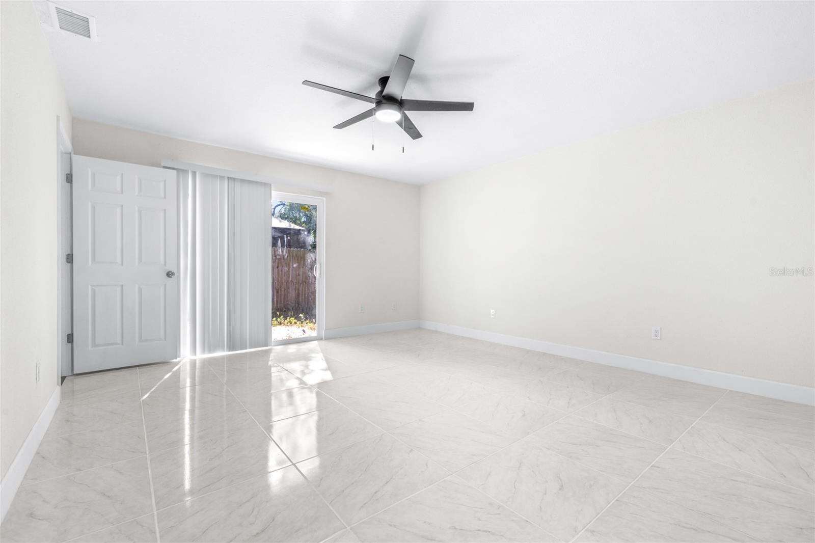 Image 19 of 35 For 6803 Englewood Avenue