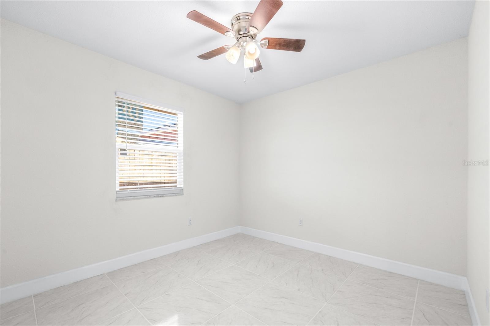 Image 24 of 35 For 6803 Englewood Avenue