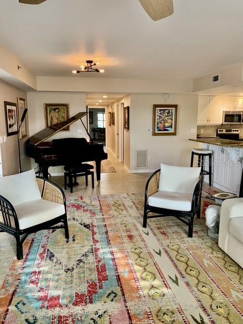 Image 22 of 43 For 5300 Atlantic Avenue 11-601