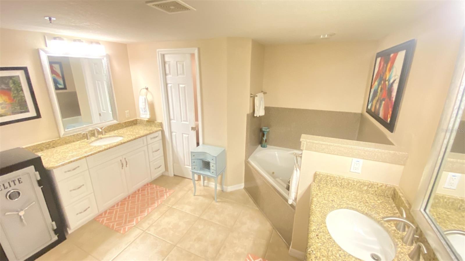 Image 32 of 43 For 5300 Atlantic Avenue 11-601