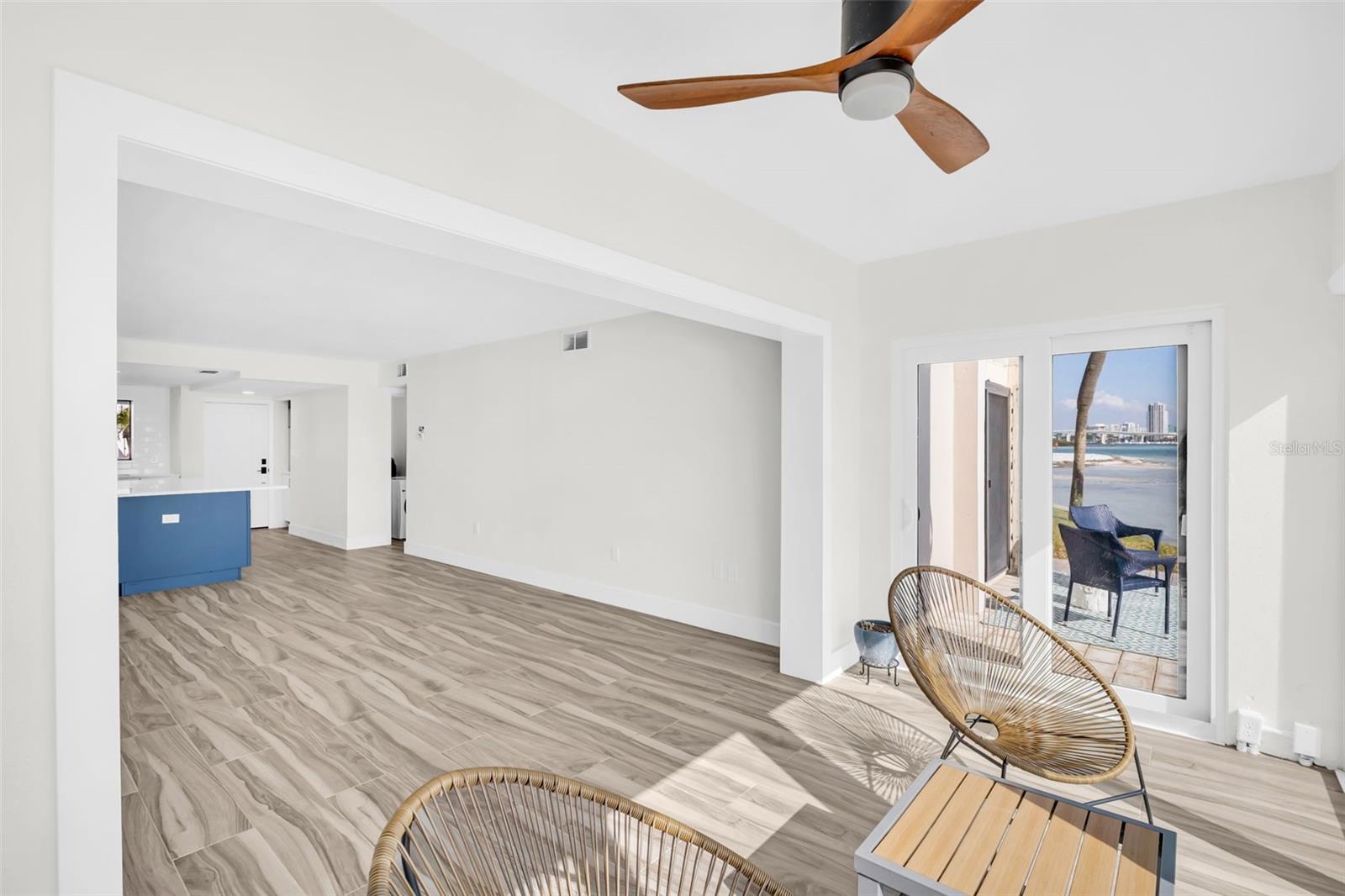 Image 12 of 42 For 825 Gulfview Boulevard 106