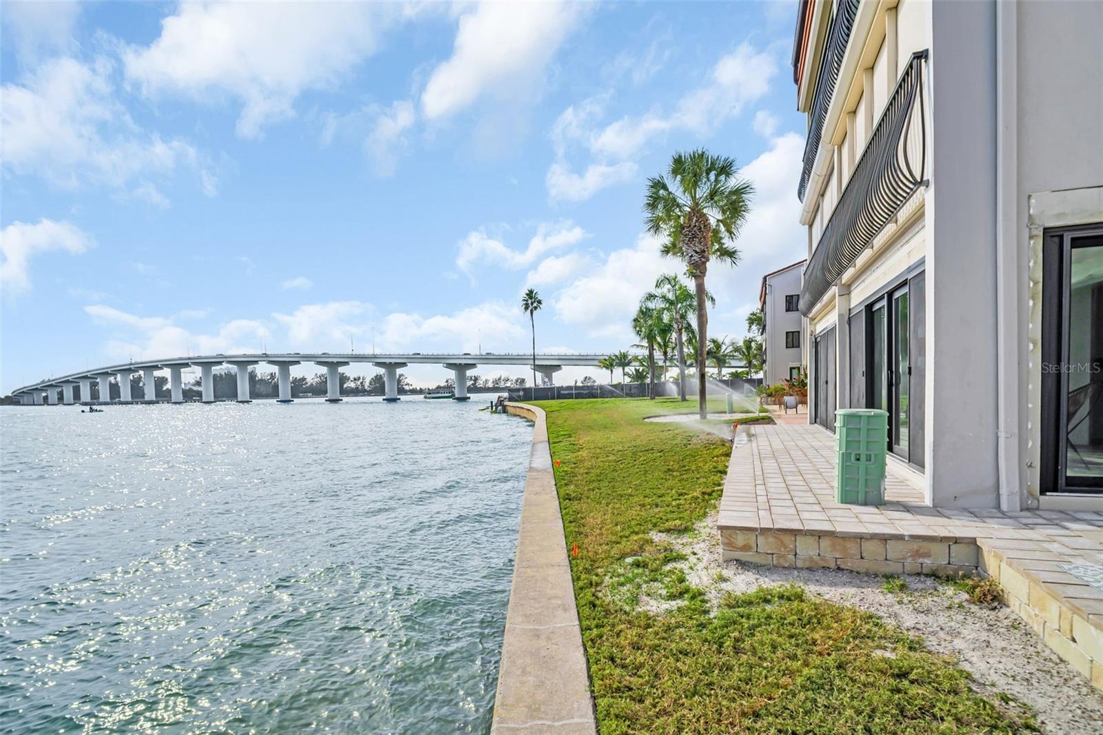 Image 2 of 42 For 825 Gulfview Boulevard 106