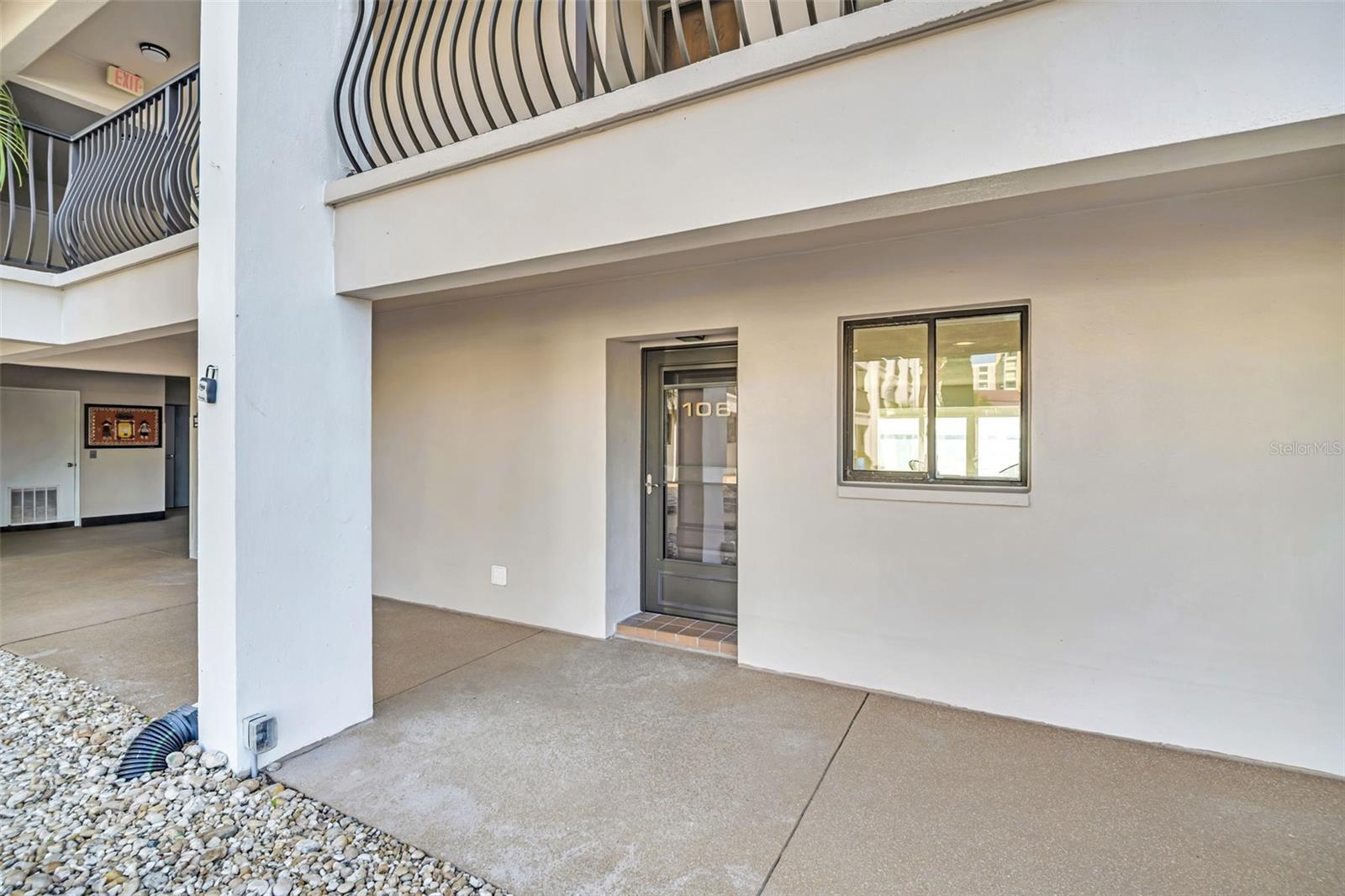 Image 38 of 42 For 825 Gulfview Boulevard 106