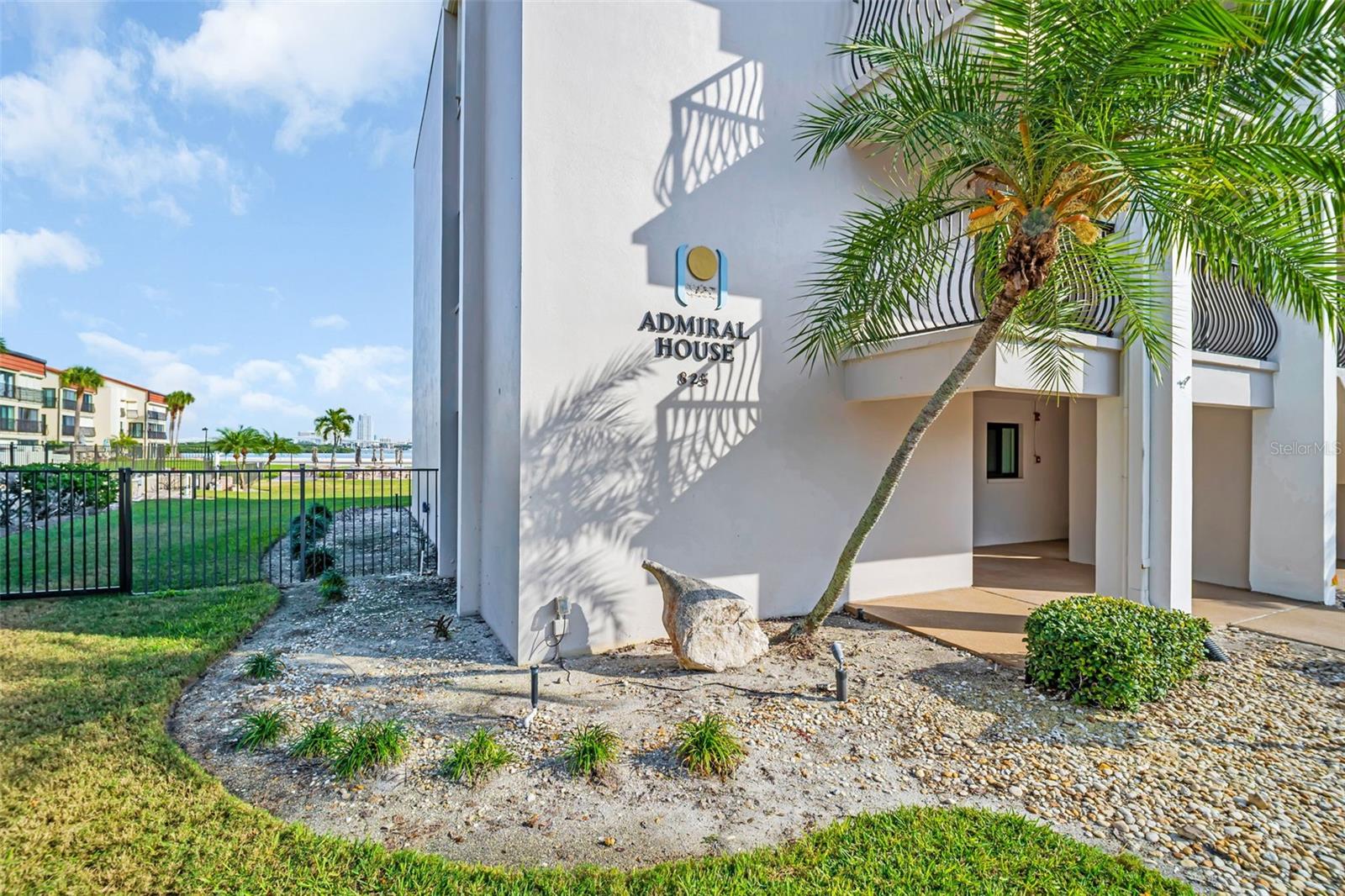 Image 39 of 42 For 825 Gulfview Boulevard 106