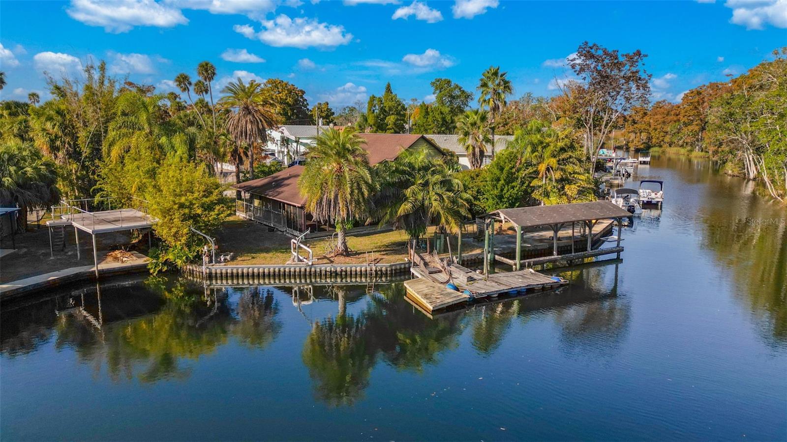 Listing photo id 6 for 7294 Sunfish Circle